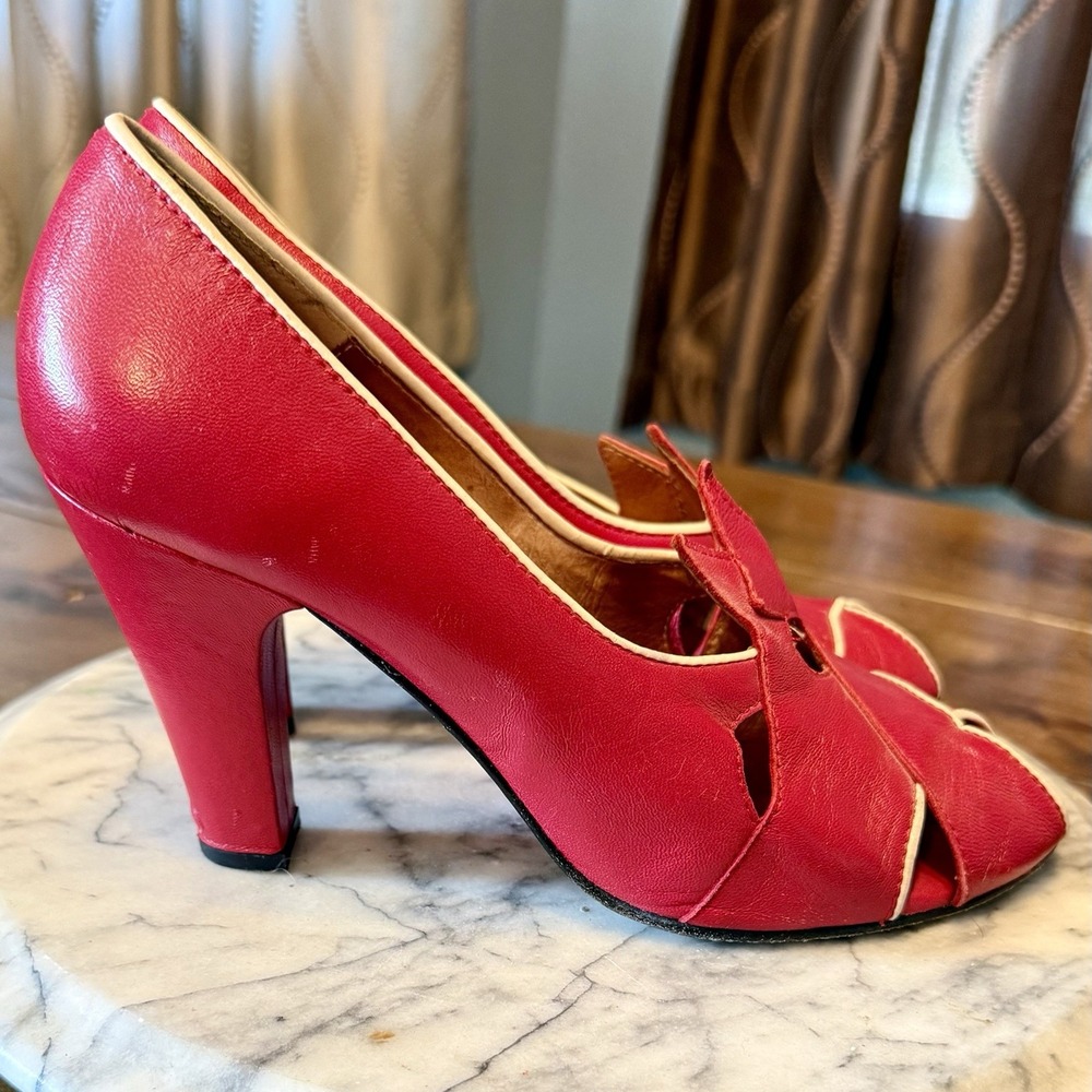 Re-Mix Classic Vintage Footwear MYRNA Red Ivory Leather Shoes Heels Peep Toe 8